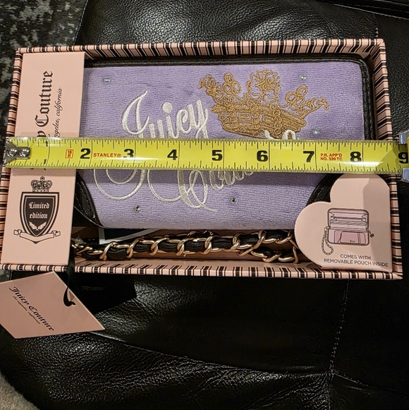 Juicy Couture Lavender Heritage Wallet Gift Set - Picture 5 of 6